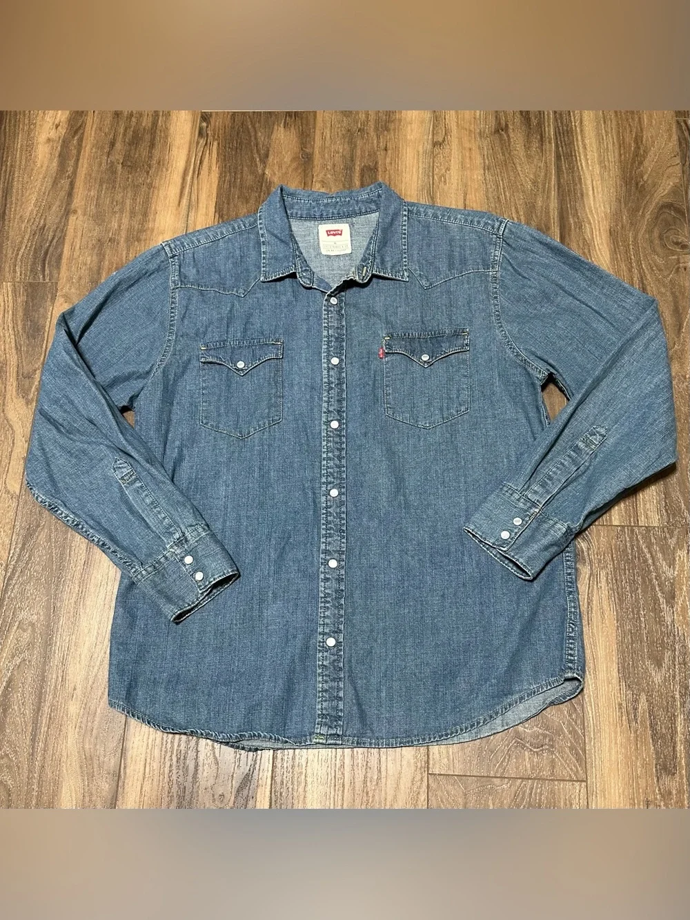 Levi's Denim Shirt Men’s Large Blue Barstow Western Pearl Snap Long Sleeve L
